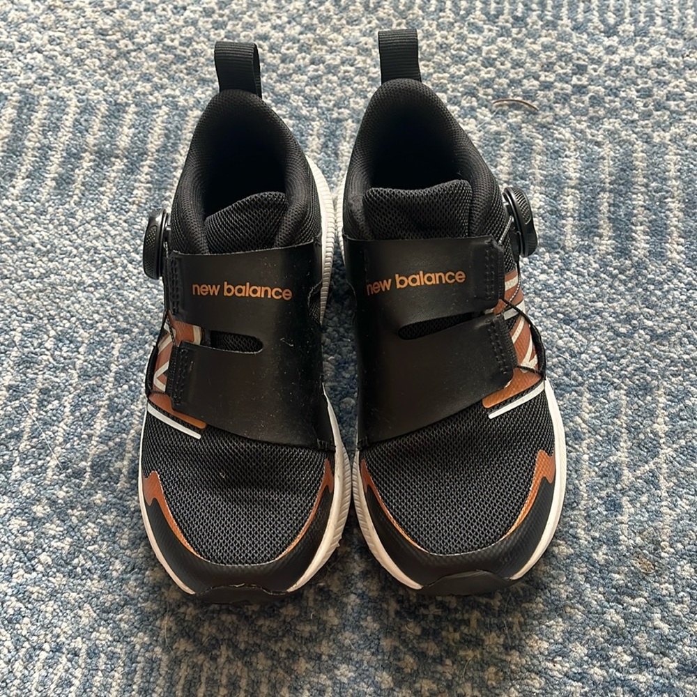 EUC New Balance sneakers